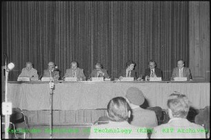 Fünftes Podiumsgespräch für Schwerbehinderte in der Aula der Schule für Kerntechnik (SKT)