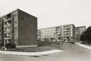 Chemnitz, Wohngebiet : Chemnitz-Markersdorf. Wohngebiet "Fritz Heckert". Blick von der Walter-Ranft-Straße nach Nordwesten über Wohnhäuser Max-Opitz-Straße gegen Wohnhäuser Marie-Tilich-Straße