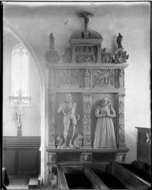 Kürnbach Liebfrauenkirche - Michaelskirche Grabmal Bernhard III. von Sternenfels (gestorben 1598) und seiner Ehefrau Marie Agathe geborene von Weitershausen (gestorben 1602)