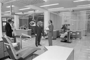 Inbetriebnahme des Neubaus der Dental-Fabrikation mit dental-medizinischer Großhandlung Emil Huber im Unterweingartenfeld 6
