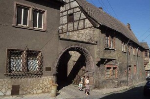 Tor : Sangerhausen. Wohnhaus mit Hoftor in der Altstadt