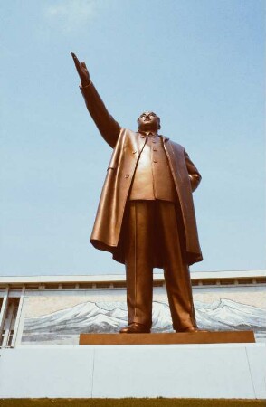 Großmonument Mansudae mit der Statue von Kim Il-sung