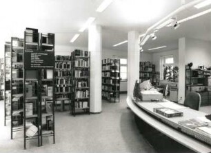 Borna. Stadtbibliothek, Martin-Luther-Platz 9. Lesesaal und Ausleihe
