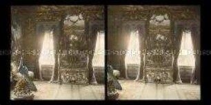 Barockes Zimmer mit Klavier, Sessel und Pfau, Herrenchiemsee