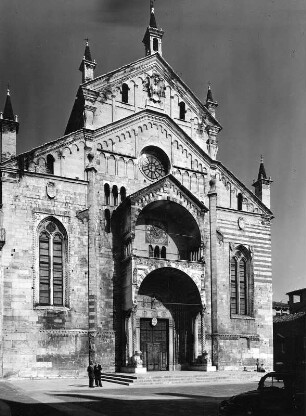 Verona. Kathedrale Santa Maria Matricolare (1187). Westfassade
