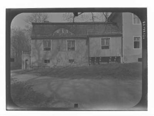Trebbin-Blankensee, Dorfstraße 1. Herrenhaus (1740). Eingangsfront (Teilansicht)