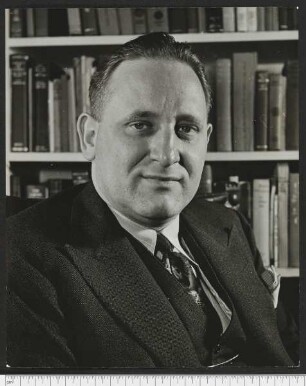 Porträtaufnahme John Gunther