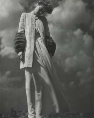 Modeaufnahme, Modell Ruth Haurwitz (femina)