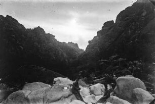 Felsformation : Felsformation im Lao Shan-Gebirge