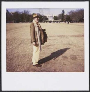 Wolfram Siebeck vor dem Weißen Haus in Washington D.C.