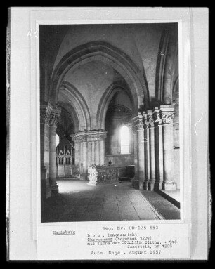 Magdeburg, Dom St. Mauritius und St. Katharina, Innenaufnahme, Chorumgang : Chorumgang mit Tumba der Königin Editha