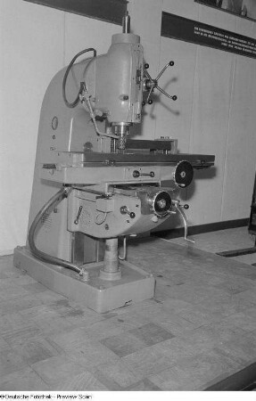 Horizontal-Fräsmaschine VF 21 aus Ungarn