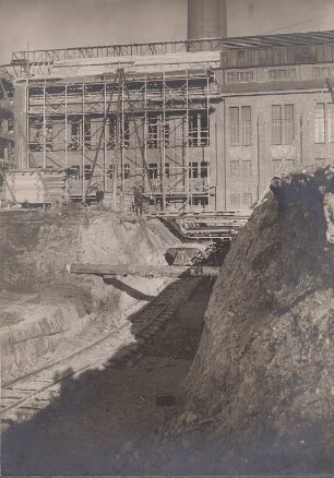 Neubau Kühlwasserkanal - Ausschachtung am Schalthaus W.II
