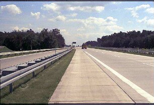 Abzweig der Nebenfahrbahn Ost (Heilbronn Richtung Mannheim) von Hauptfahrbahn Ost (Heilbronn Richtung Mannheim): Blick von Norden (gegen die Fahrtrichtung)