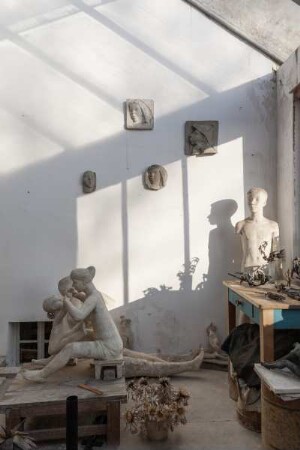 Atelierecke des Bildhauers Siegfried Schreiber (1928-1988), Bertsdorf bei Zittau