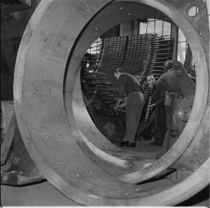 Dresden-Niedersedlitz. VEB Elektromaschinenbau Sachsenwerk Dresden. Elektromotoren im Bau