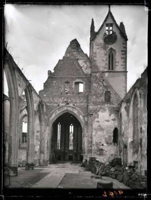 Leonhardskirche innen nach Osten