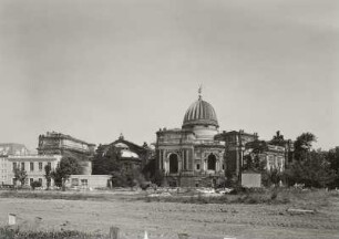 Dresden, Rampische Straße, Blick nach Norden auf die Torhäusr des Coselpalais und die Kunstakademie mit dem Ausstellungsgebäude des Sächsischen Kunstvereins