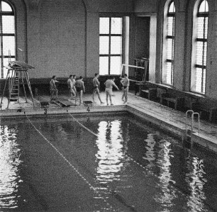 Siegmar-Schönau (Chemnitz-Siegmar bzw. Chemnitz-Schönau). Schwimmhalle