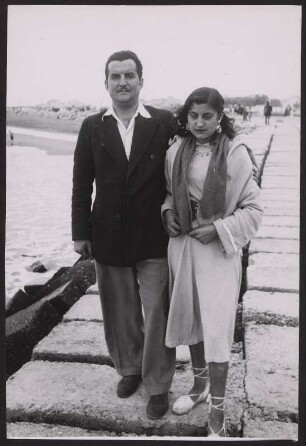 Roma-Paar am Strand vom Saintes-Maries-de-la-Mer
