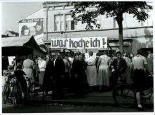 Marktstand des Deutschen Frauenwerks in Babelsberg