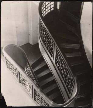 Wohnhaus Fritz Steinert, Krefeld: Treppe von oben gesehen