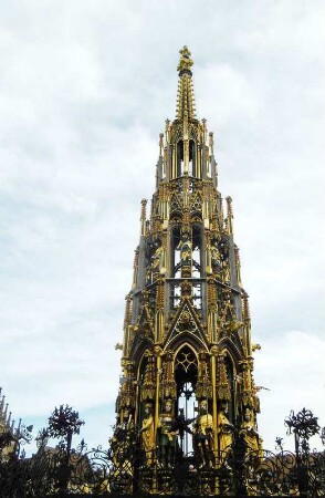 Nürnberg: Schöner Brunnen
