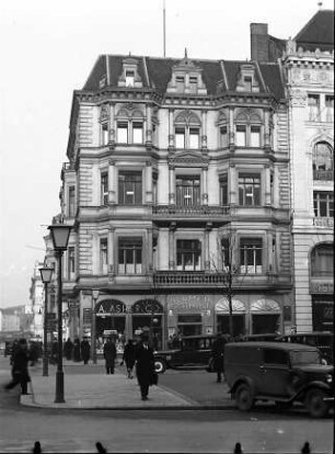 Berlin: Unter den Linden; Nordseite; Neustädter Kirchstraße