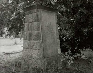 Gedenkstein für die Toten des Zweiten Weltkrieges