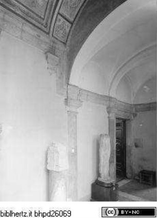 Palazzo della Farnesina ai Baullari, Cortile