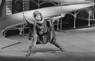 Szenenbilder aus "Boccaccio", Operette in drei Akten von Franz von Suppé mit Libretto von Camillo Walzel und Richard Genée. Komische Oper Berlin, 13.04.1973