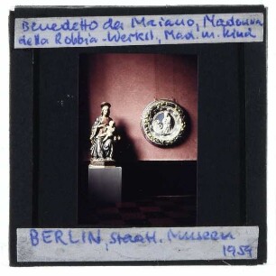 Maiano, Thronende Madonna mit dem Kinde,della Robbia, Tondo Madonna mit dem Kind