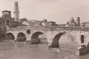 Italien, Verona, Brücke über die Etsch