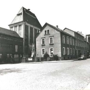 Colditz, Bahnhofstraße 21. Wohnhaus mit Speichergebäude und Silo (um 1920). Straßenansicht