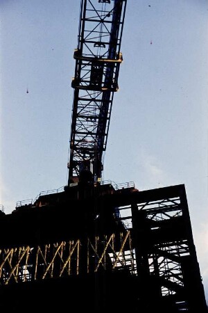 Bau des Gaskombinates Schwarze Pumpe. Stahlkonstruktion. : Twar płunokombinata Čorna Pumpa. Woclowa konstrukcija.