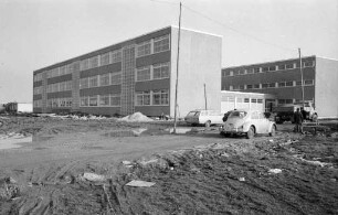 Bau der Volksschule Oberreut