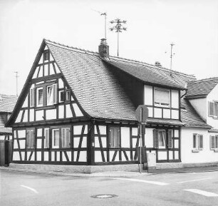 Fachwerkwohnhaus; Egelsbach, Ostendstraße 1
