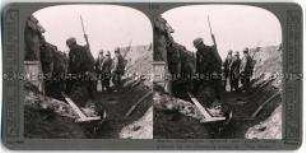 Gefangennahme eines deutschen Soldaten mit Maschinengewehr