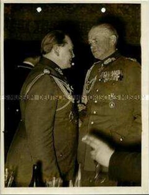 Hermann Göring und Werner von Blomberg auf dem Berliner Presseball