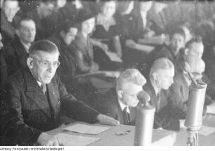 Dresden, Bühlau, Kurhaus. Gründungsparteitag der SED. Otto Buchwitz, Vorsitzender der SPD Sachsen, 7. April 1946