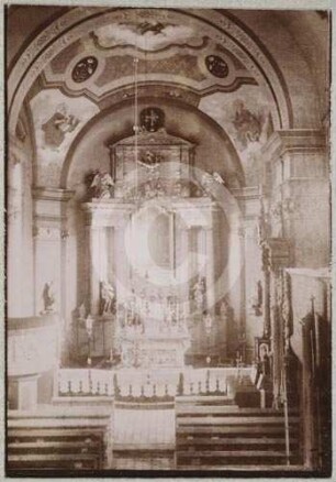 Chor der katholischen Kirche Klein Helmsdorf nach O