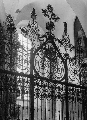 Gitter : Gitter. Schmiedeeisen. Teilansicht. Freising (Kreis Freising), Dom Sankt Maria und Korbinian