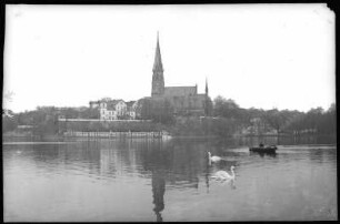Chemnitz. Schlossteich mit Schlosskirche