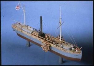 Modell des amerikanischen Dampfschiffes "Clermont" von 1807, Maßstab 1:50