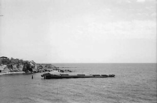 Odessa [Ukraine], Arkadia: Bucht mit versenktem Kahn