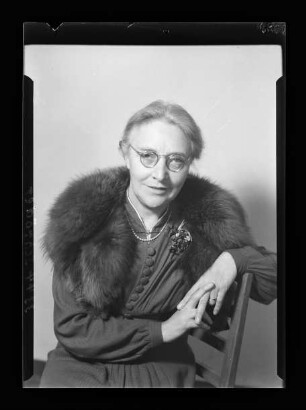 Politikerinnenporträt Louise Schroeder (1887-1957) (3)