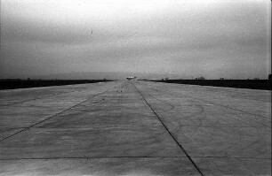 Bâle-Mulhouse: Rollfeld, Piste des Flugfeldes