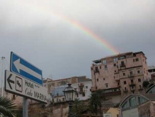 Regenbogen über Castellamare del Golfo