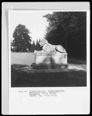 Skulptur eines Löwen