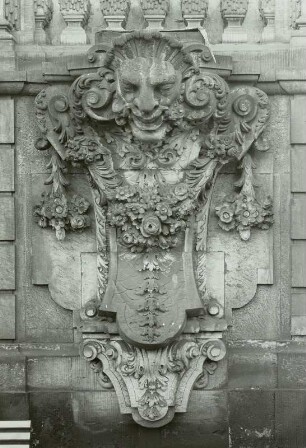 Zwinger. Konsolstein mit Maske, 1975